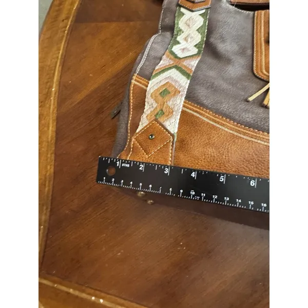 Catchfly Studio Bag Women's Textured Trim Tote Bag - Image 4