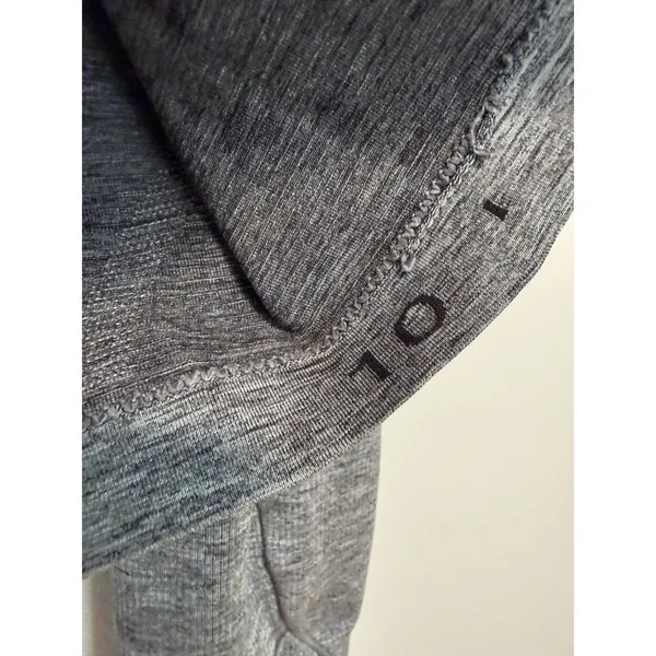Lululemon Swiftly Tech Gray Long‎ Sleeve T-Shirt Size 10 - Image 2