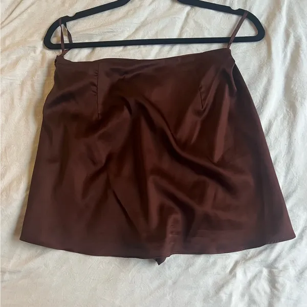 Chic Brown Satin Mini Skort Size M - Image 3