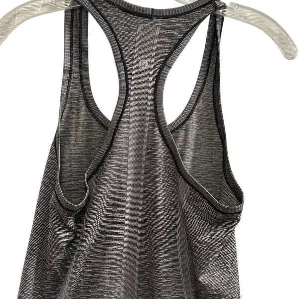 Lululemon Women's Black‎ Swiftly Tech Racerback Tank Top Size 6 - Image 4