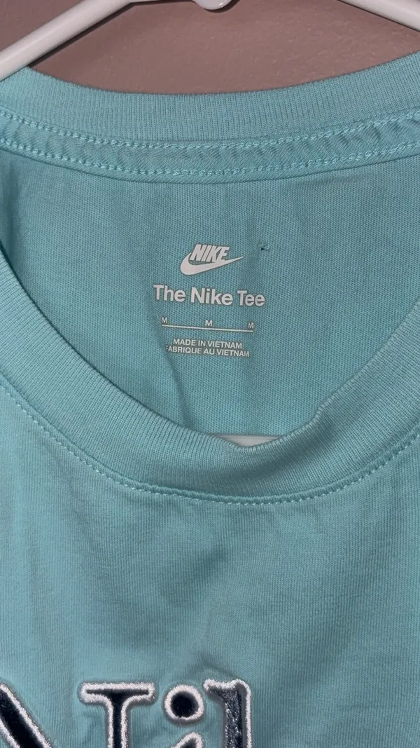 The Nike Tee Women’s Short Sleeve T-Shirt - Image 2