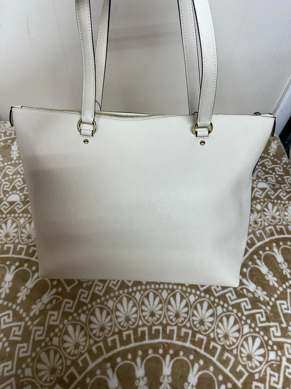 Coach Gallery Cream Leather Tote with Front Zip and Gold Hardware with Dustbag - Image 3