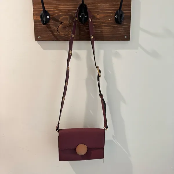 NWT Charles &‎ Keith Burgundy Circular Push Lock Crossbody Bag - Image 4