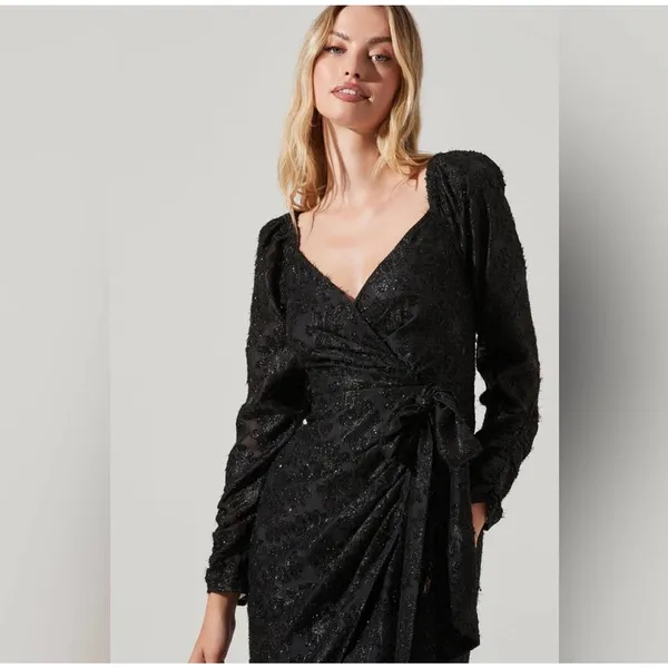 ASTR the Label Therese Floral Burnout Tie Waist Midi Dress in Black. Size S - Image 2