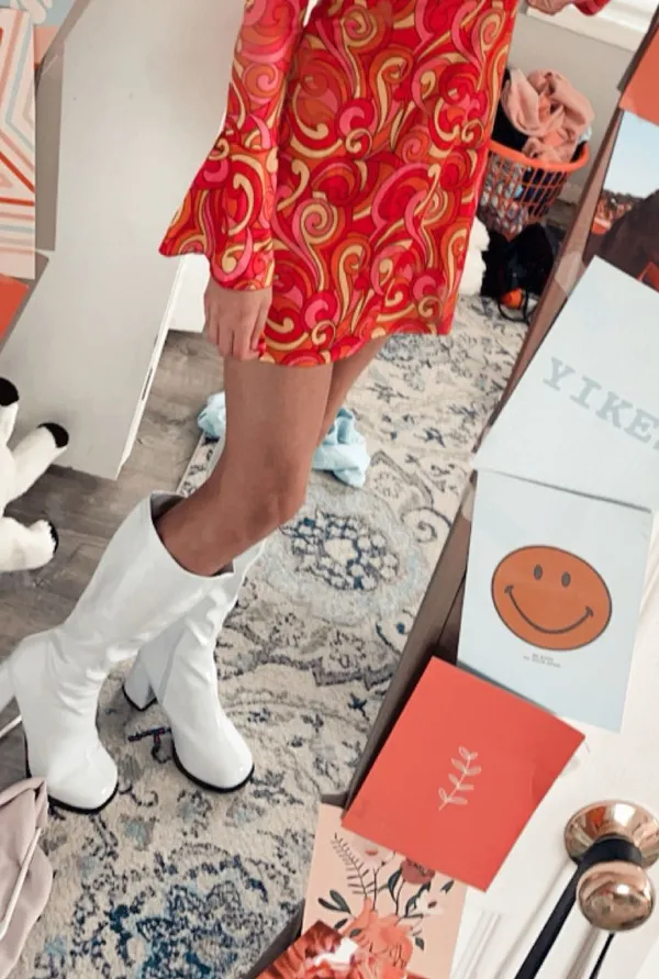 White High Gogo Boots Size 8 - Image 2