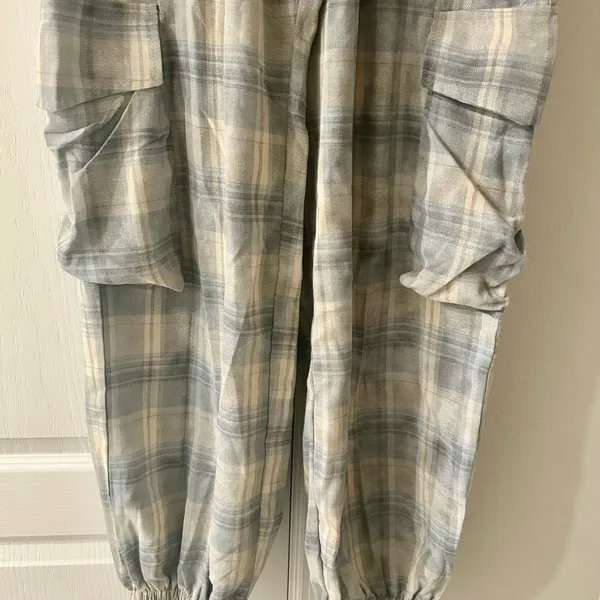 POL Relaxed Fit Plaid Joggers Size Medium - Image 6