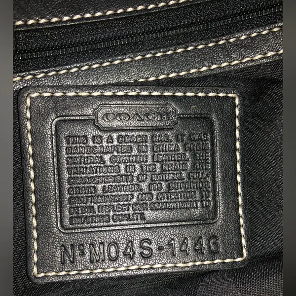 Black Leather Shoulder Bag with Buckle Detail - Image 13