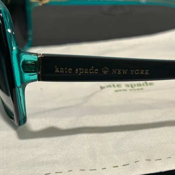 Kate Spade Green Wraparound Sunglasses with Matte Finish - Image 5