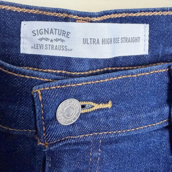 Signature by Levi Strauss Jeans 13 W31 Mid Wash High Rise Distressed Raw Hem - Image 3