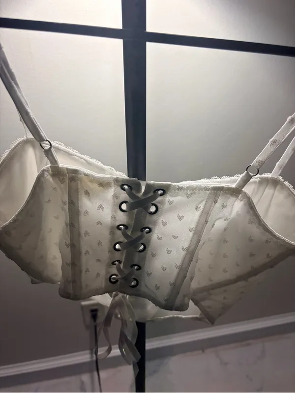 La Hearts White Lace Corset-Style Bustier Crop Top - Image 6