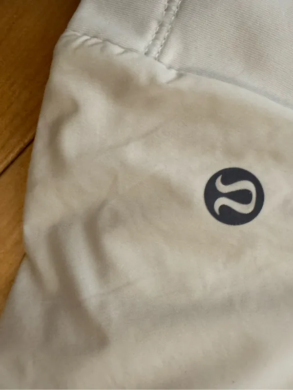 EEUC lululemon "Run For The Cold" vest white size 4 - Image 3