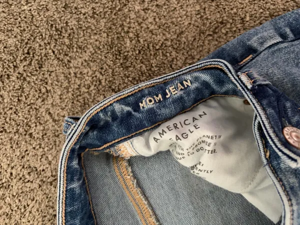 American Eagle Jeans Mom - Image 3