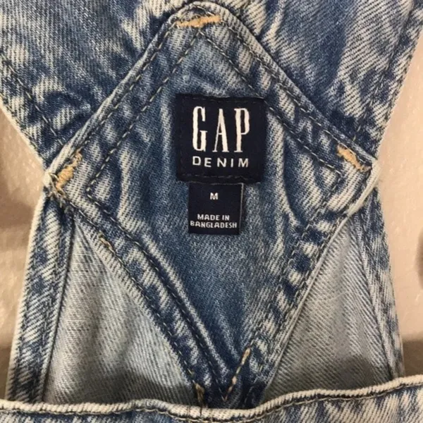 GAP Women's Distressed Denim Shortalls Washwell‎ Light Wash Overalls Medium - Image 8