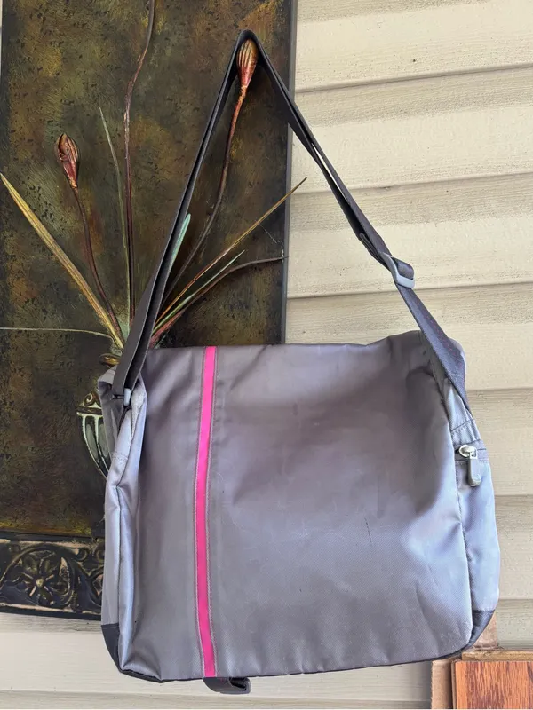 The North face Cadence Messenger Bag - Image 11