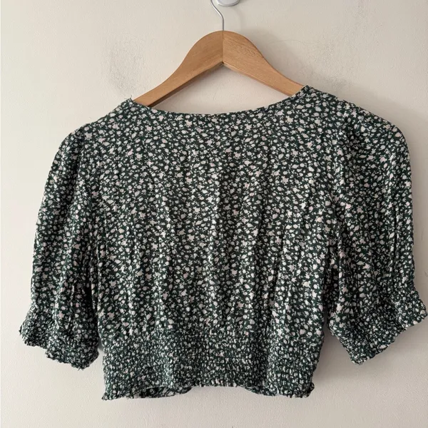 American Eagle Green‎ Ditsy Floral Wrap Peasant Puff Festival Crop V-Neck Top - Image 7
