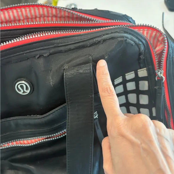 Lululemon Black & White Grid Duffel Gym Bag (Peeling) - Image 5