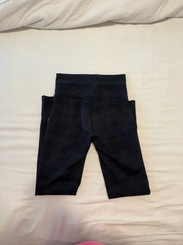 Vuori Black Camo Leggings - Image 5