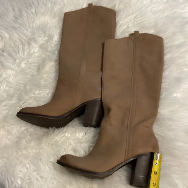 Lucky 🍀 Brand Knee Boots size 8M with heels 3” excellent condition BNWOT - Image 4