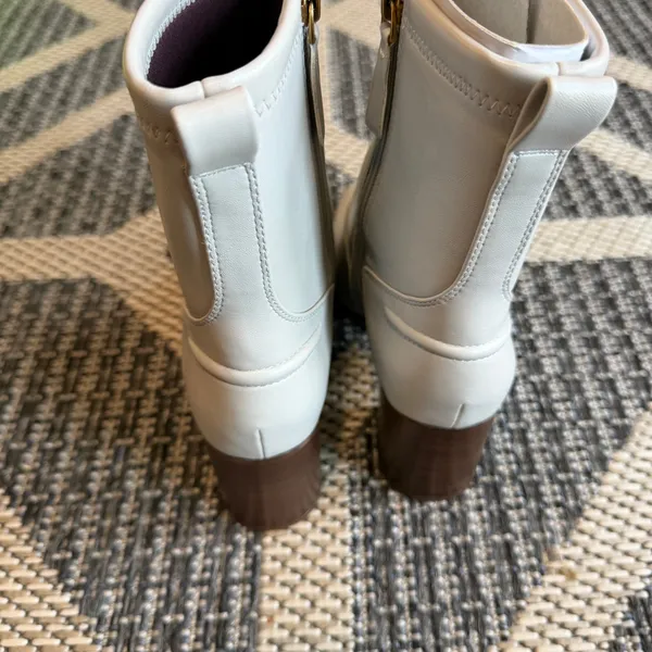 Franco Sarto Talfer Bootie in Stone - Size 7.5M - Image 4