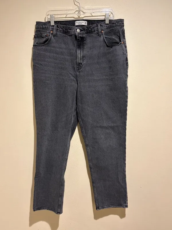 Abercrombie & Fitch Curve Love The '90s Straight Ultra High Rise Gray Jeans - Image 2