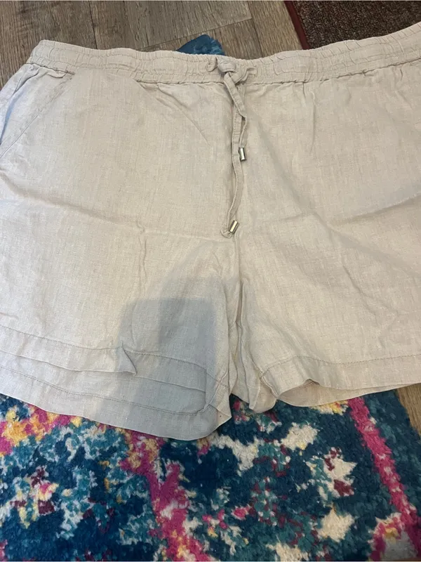 Tommy Bahama Light Beige Linen Blend Drawstring Women’s Shorts - Image 4
