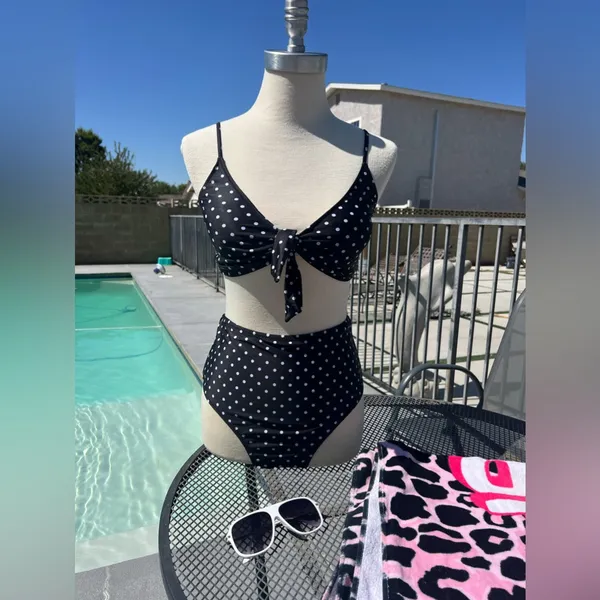 Amazon 🔥🔥High Waisted Two Pieces Polka Dots Swimsuit - Image 6