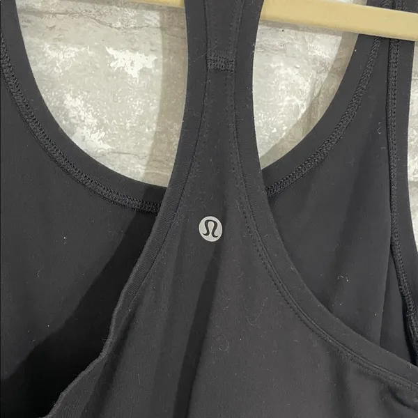 Lululemon Cool Racerback II
Black - Image 3