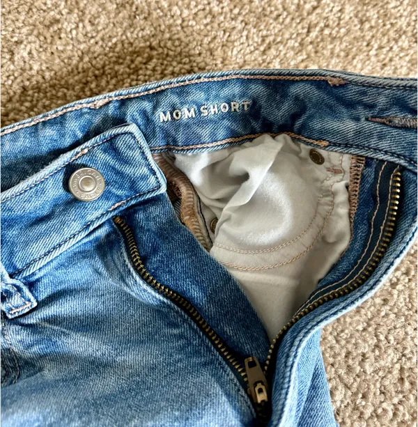 American Eagle Mom Shorts - Image 5