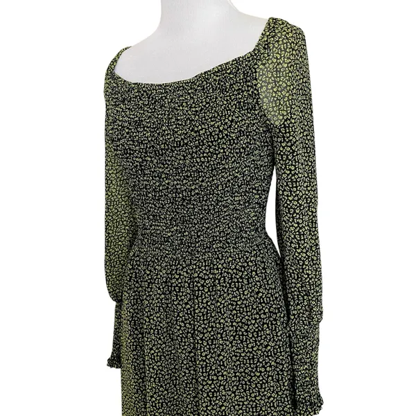 cupcakes and cashmere Demi Floral Smocked Dress M - Image 8