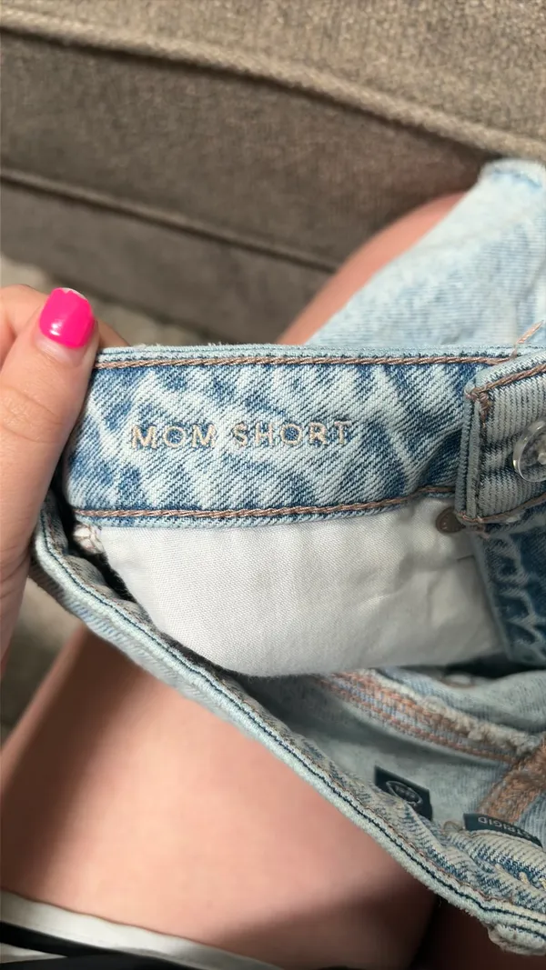 American Eagle Shorts Distressed - Image 3