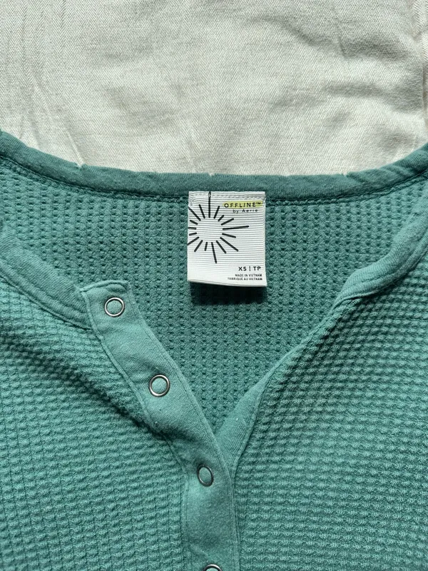 green aerie long sleeve - Image 3
