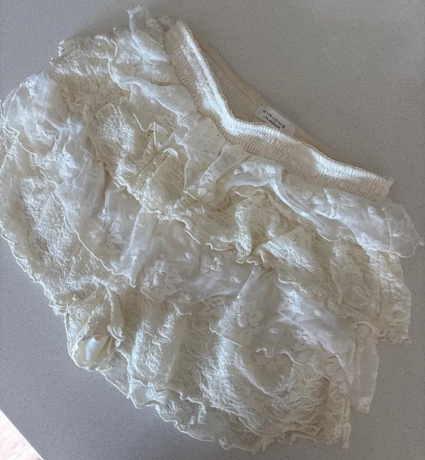 Boutique Lace shorts - Image 2