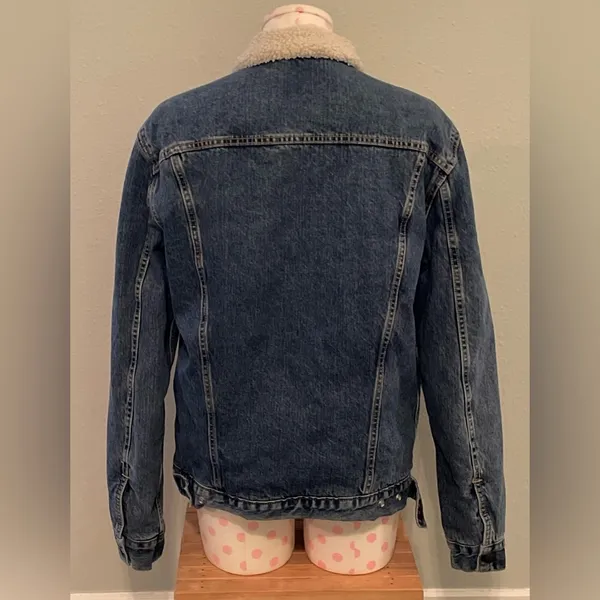 Levi's Women's Medium Wash 90s Sherpa Trucker Jacket Sz L - Image 9