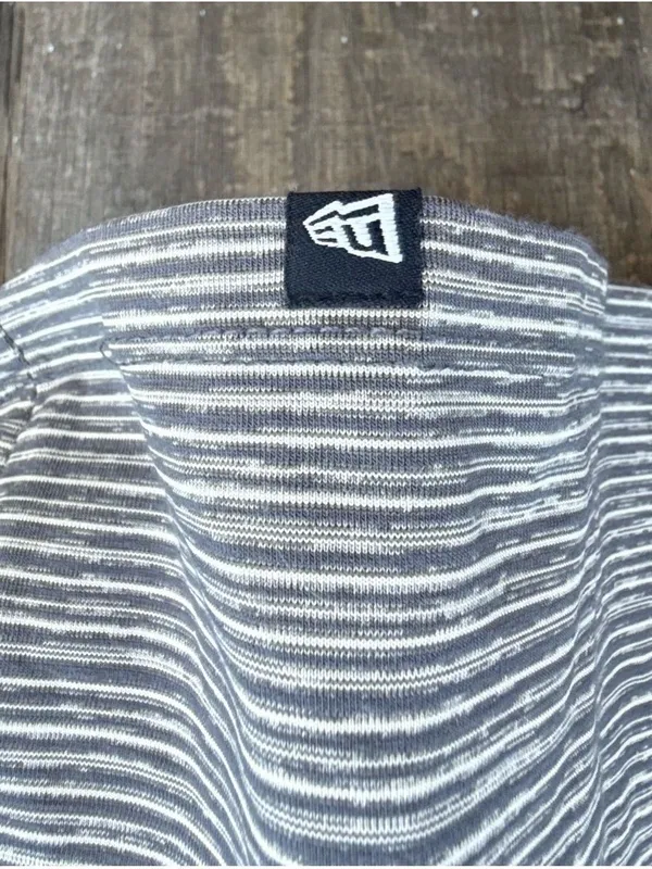 Woman’s New Era CoopersTown Dodgers Gray Striped Tee Dodgers Baseball Club Sz L - Image 4