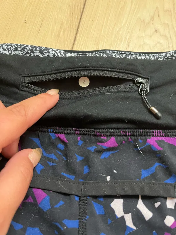 Lululemon Shorts 2.5" - Image 3