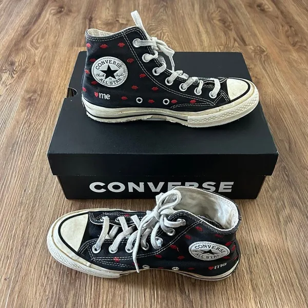 CONVERSE all Star Chuck Taylor hi top black kiss lip embroidered lace up shoes 7 - Image 2