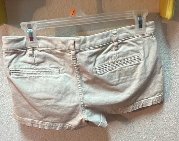 EXPRESS Cream Colored Short Short - Image 2