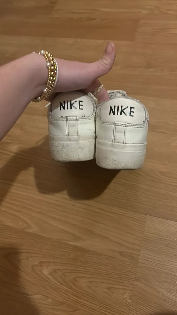 Women’s Nike shoes - Image 3
