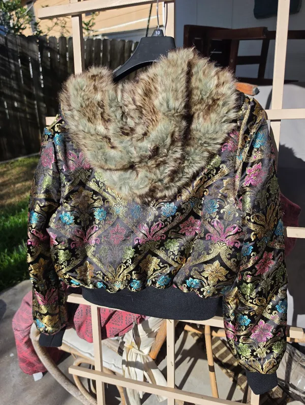 NEW REVERSIBLE Brocade Bomber Jacket Juniors XL/womens M Black Size M - Image 9