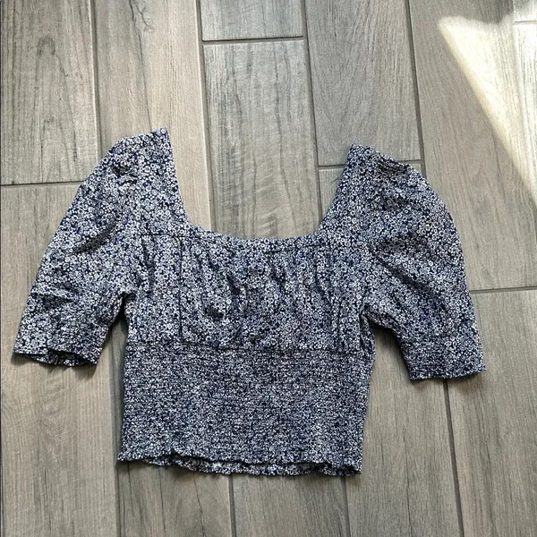 Universal Threads Navy Floral Blouse - Image 4