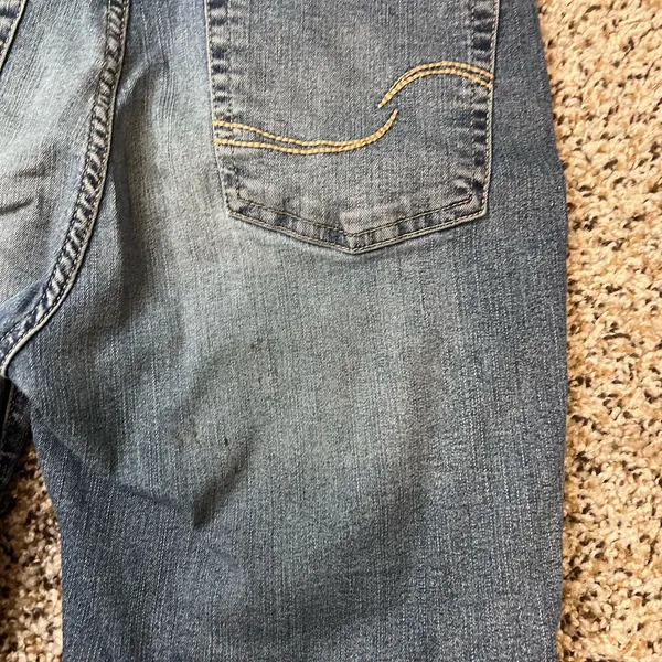 Women Levi’s mid rise Bermuda shorts - Image 5