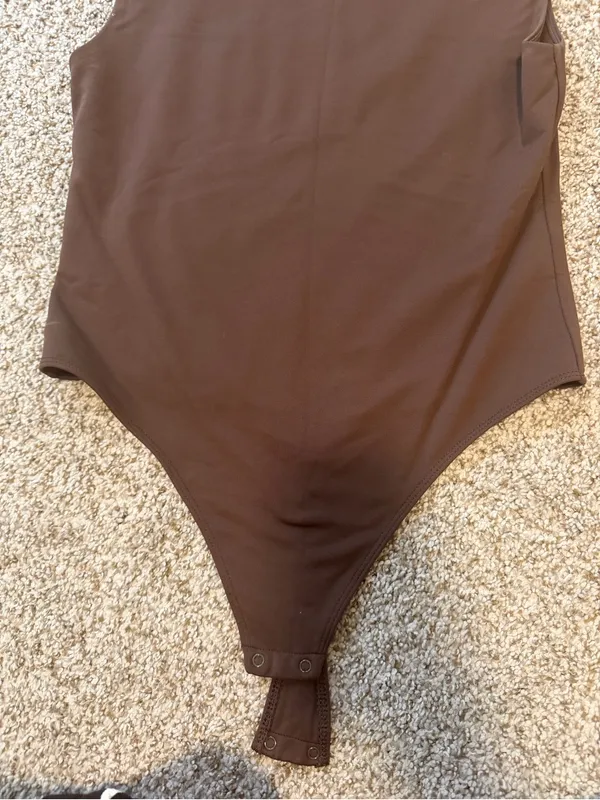 ARITZIA babaton bodysuit - Image 3
