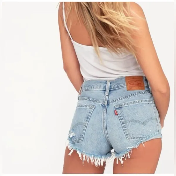Levi’s 501 Distressed Denim Shorts Light Wash Frayed Hem Button Fly - Image 2