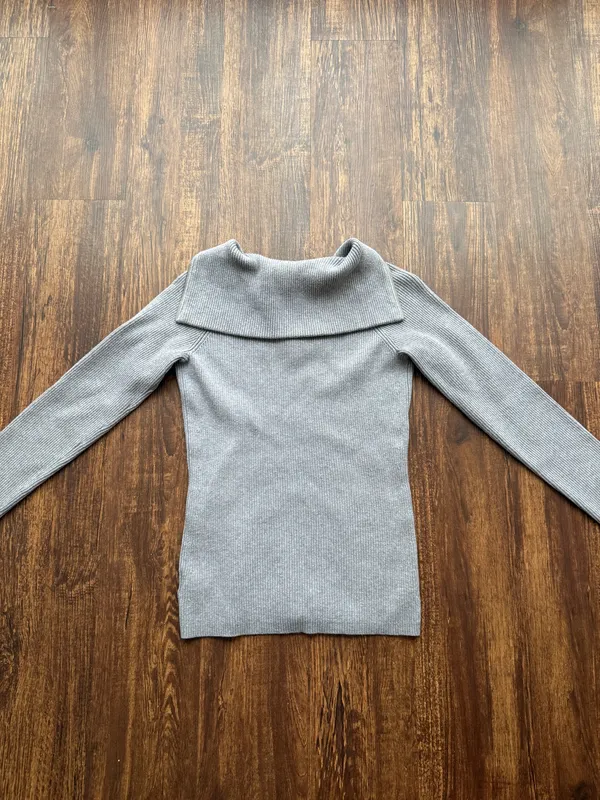 Eddie Bauer Women’s Gray Ribbed Quarter Zip Wing Collar Fitted Sweater - Size S - Image 4