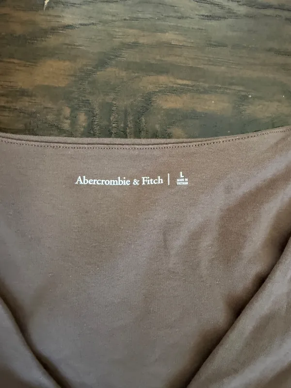 Abercrombie Long Sleeve V-Neck Bodysuit - Image 4