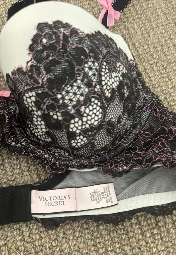 VS Black Lace Bra - Image 2