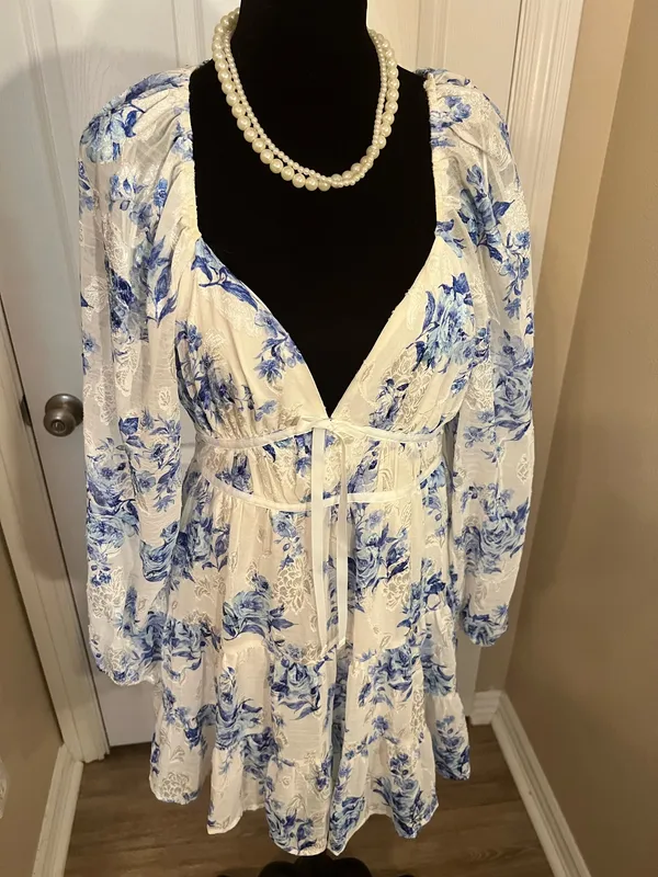 Blue and white floral summer sundress - Image 6
