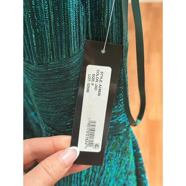NEW NWT Betsy & Adam Mila Long Halter Metallic Green Dress size 0 - Image 6