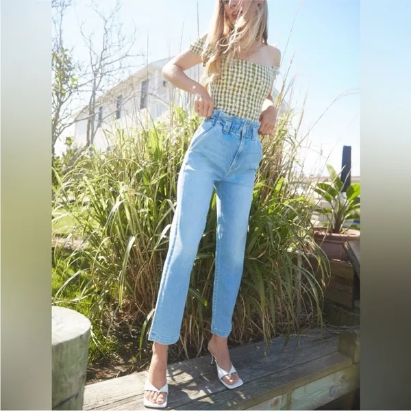 Mother Yoyo Ruffle Greaser Ankle Jeans in Crafty Side - Image 2