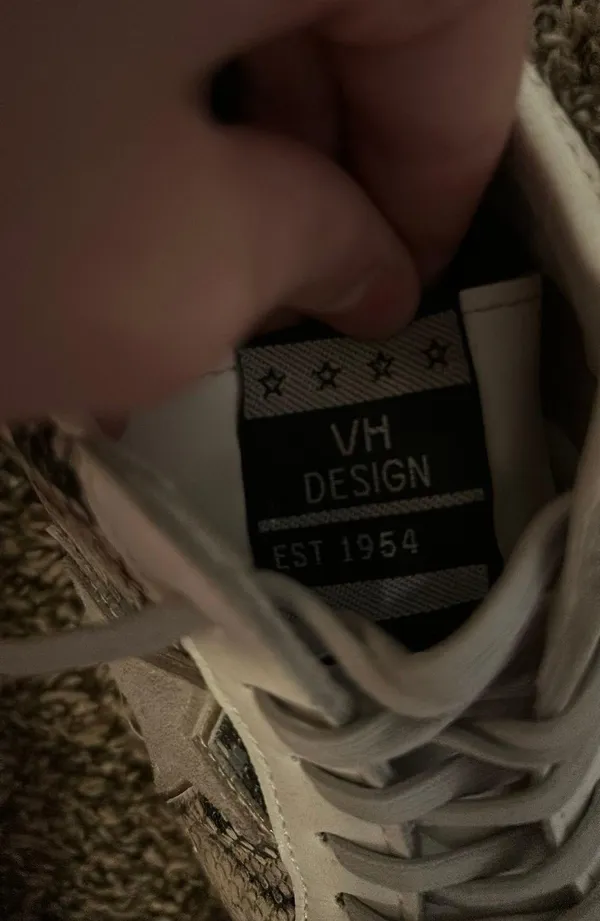 Sneakers - Image 5